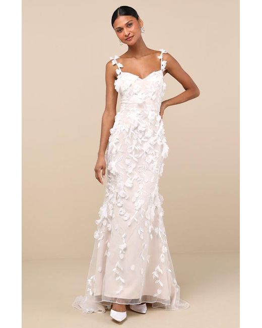Elliatt Natural Kore And 3D Floral Mermaid Maxi Dress