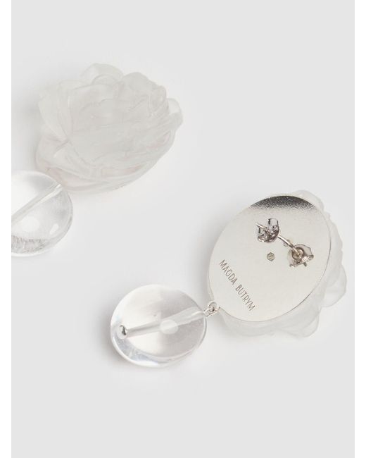Orecchini rose con cristalli e perle d'imitazione di Magda Butrym in White