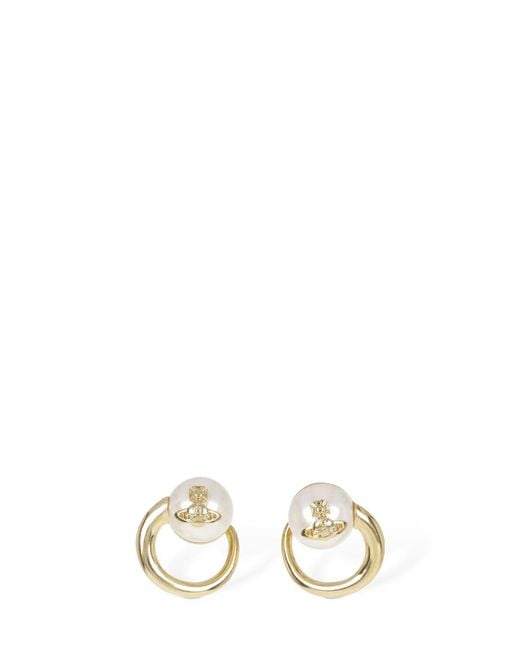 Orecchini carola con perle d'imitazione di Vivienne Westwood in Metallic