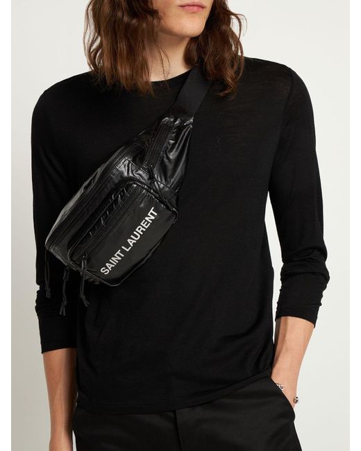 Herren Taschen Sporttaschen Saint Laurent Gürteltasche Aus Gestepptem Samt Mit Logo in Schwarz für Herren 