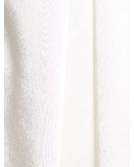 Robe longue en maille avec foulard dahlia Solace London en coloris White