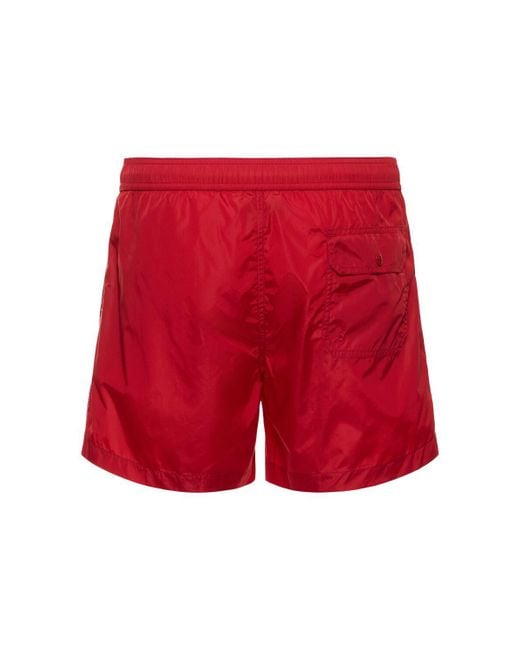 Shorts mare in nylon con logo di Moncler in Red da Uomo