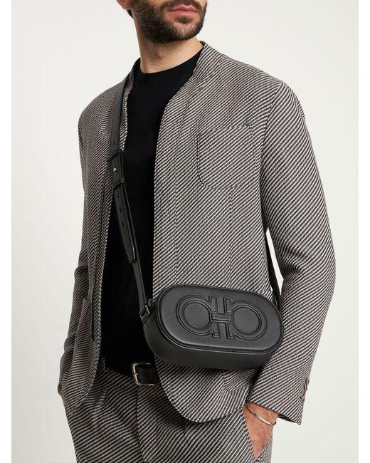 Ferragamo Umhängetasche Aus Leder Mit Logo in Grau für Herren | Lyst AT