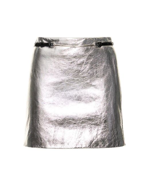 Jupe courte en cuir métallisé rembourré Gucci en coloris Gray