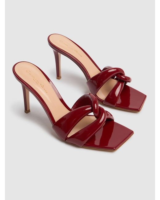 Gianvito Rossi パテントレザーミュール 85mm Red