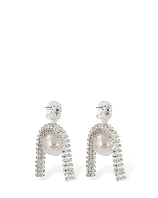 Orecchini con cristalli e perle di Magda Butrym in White