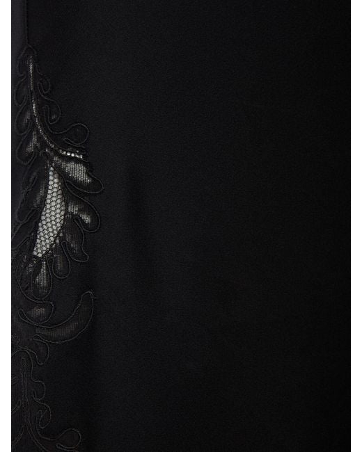 Robe midi en satin et dentelle Versace en coloris Black