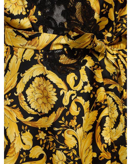 Robe courte en sergé de soie imprimé barocco Versace en coloris Yellow