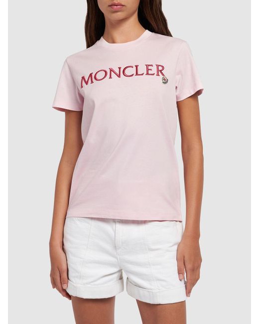 T-shirt in cotone organico con ricamo di Moncler in Pink