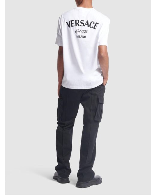 T-shirt in cotone con ricamo logo di Versace in White da Uomo