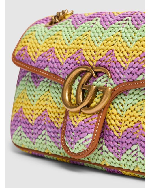 Petit sac porté épaule en crochet gg marmont Gucci en coloris Gray