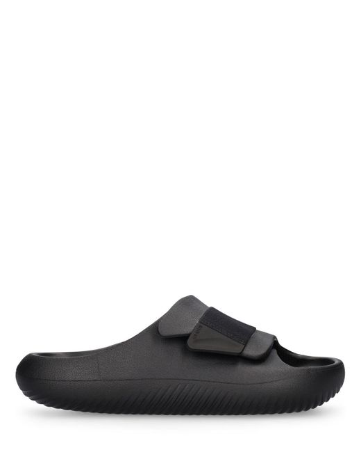 Sandalias planas CROCSTM de color Black