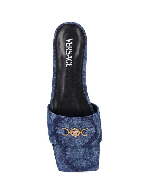 Sandalias planas de Versace de color Blue