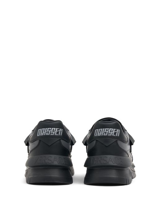 Sneakers en cuir bicolore Versace pour homme en coloris Black