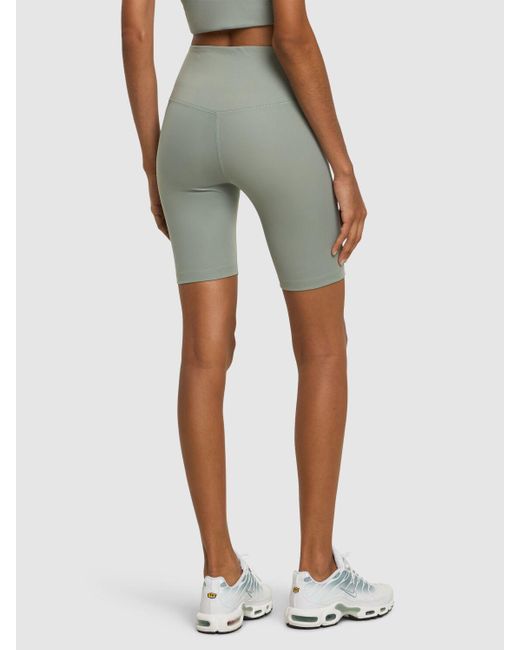 Shorts running cintura alta de tech stretch GIRLFRIEND COLLECTIVE de color Gray