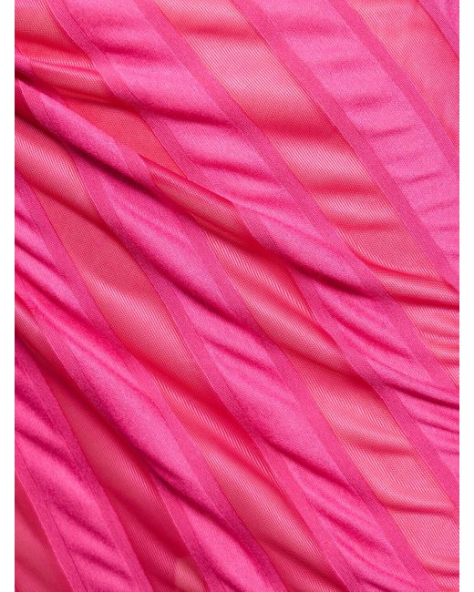 Vestido decorado con un tirante Cormio de color Pink