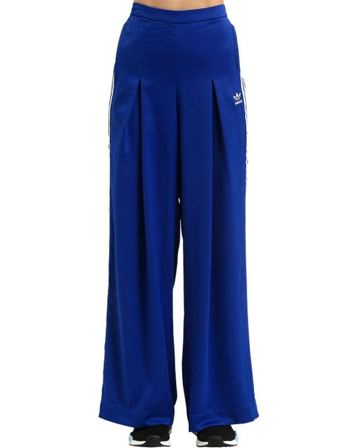 Pantalon jogging en satin plissé "fashion league" Adidas Originals en coloris Blue