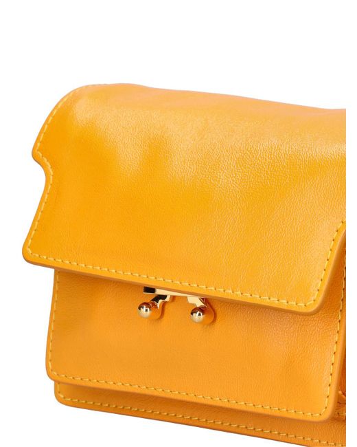 Sac porté épaule mini en cuir souple trunk Marni en coloris Orange