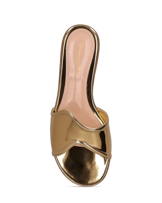 Sandali bassi in pelle metallizzata 5mm di Gianvito Rossi in Natural