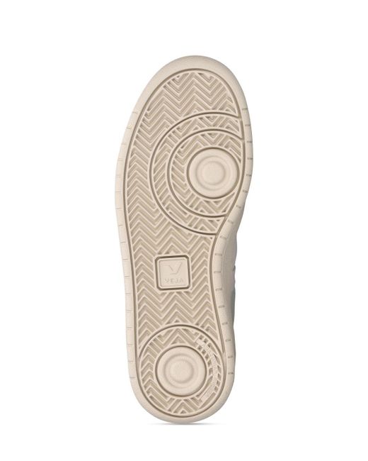 Veja White V-10 Sneakers aus Wildleder