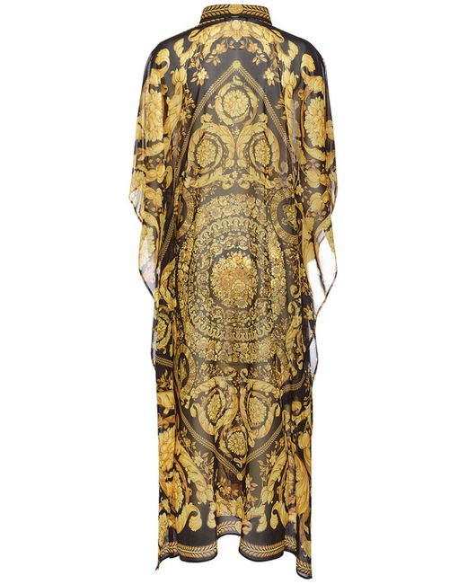 Robe caftan longue en mousseline imprimé barocco Versace en coloris Metallic