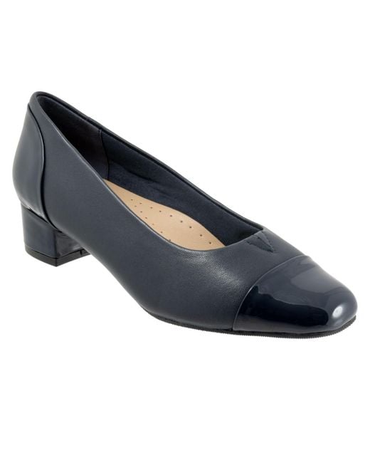 Trotters Blue Daisy Pump