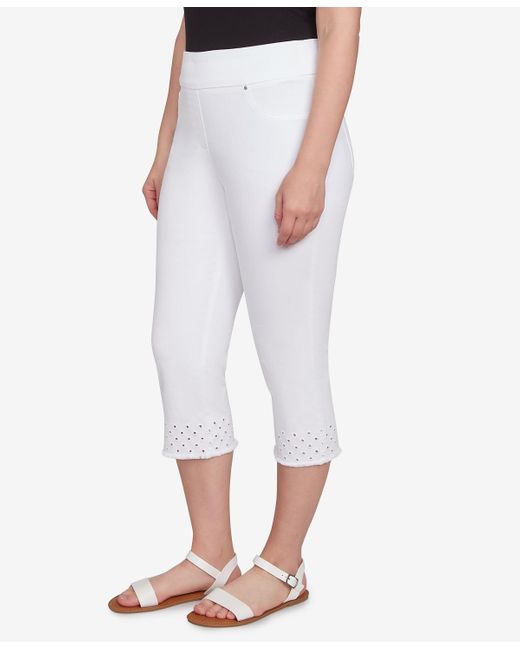 Ruby Rd White Petite Embroidered Hem Soft Stretch Denim Capri Jeans