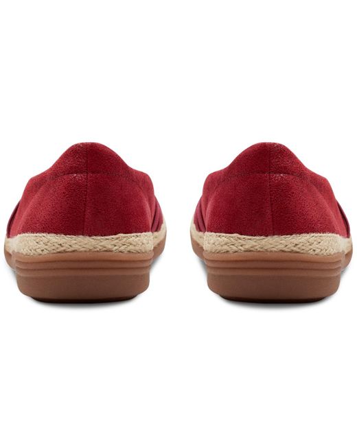 Clarks red flats 2025