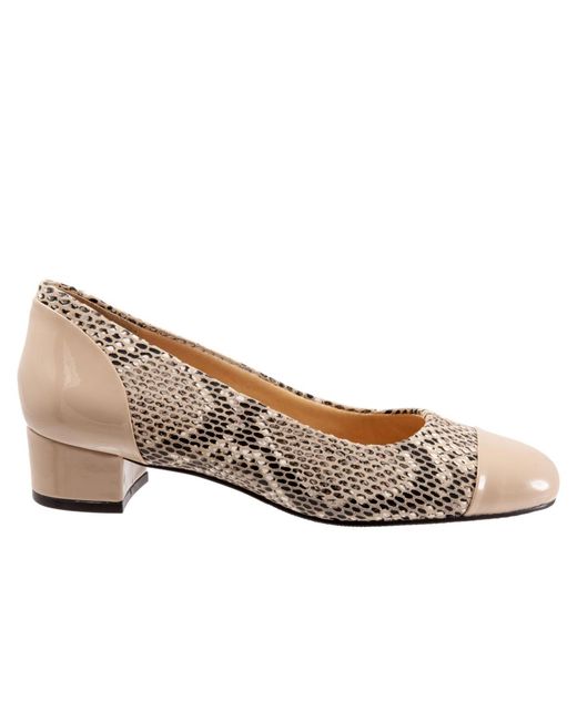 Trotters White Daisy Pump