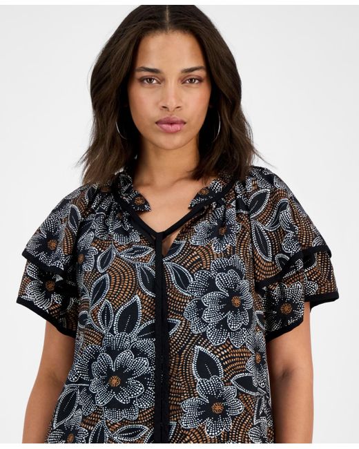 Sandra Darren Black Petite Printed Flutter-sleeve Tiered Dress