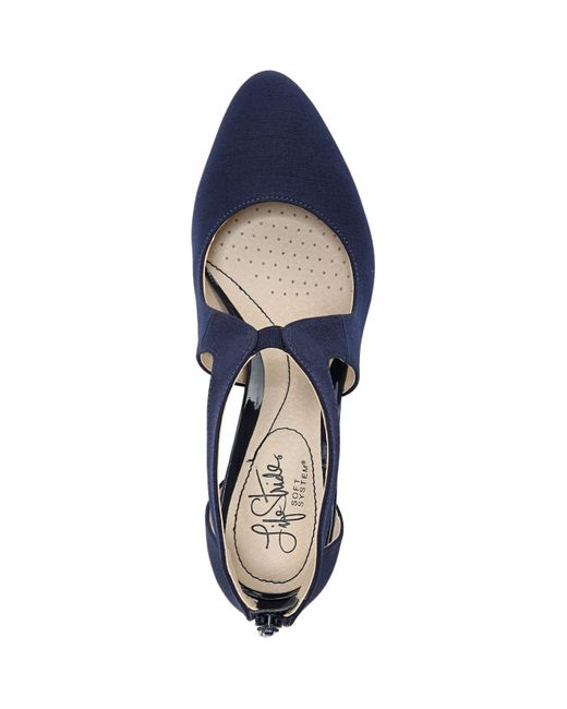 navy blue lifestride shoes