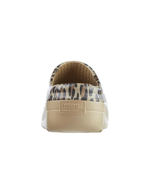 Totes White Bailey Molded Clogs