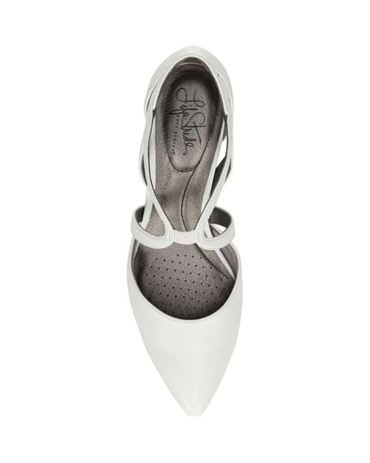 lifestride white pumps