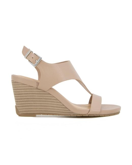 Kenneth Cole White Greatly Thong Sandals