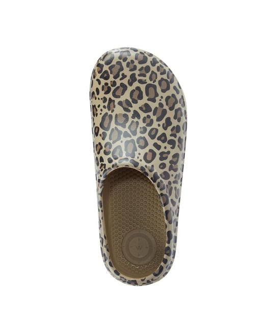 Totes White Bailey Molded Clogs