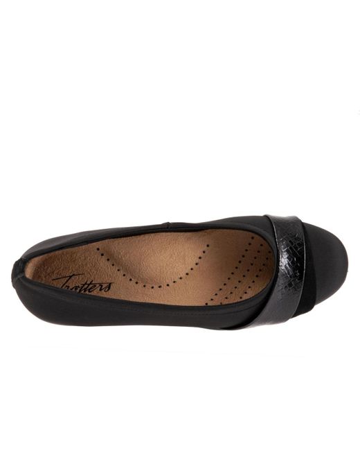 Trotters Black Danni Flat