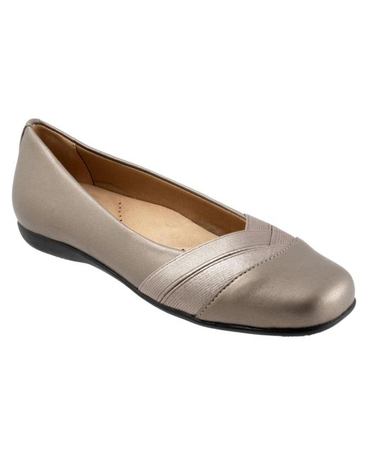 Trotters Women's White Stella Flat1