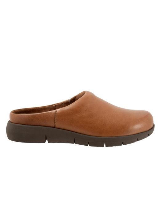 Softwalk® Brown Andria Clog
