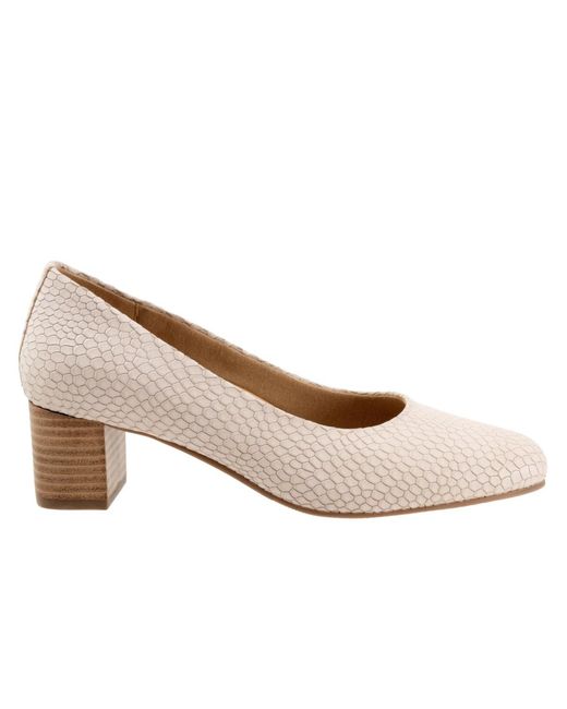Trotters White Daria Pumps