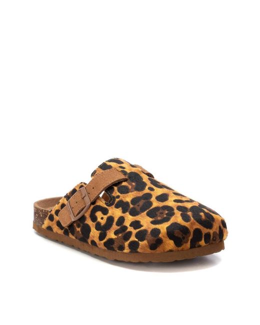 Xti Brown Suede Casual Clogs By