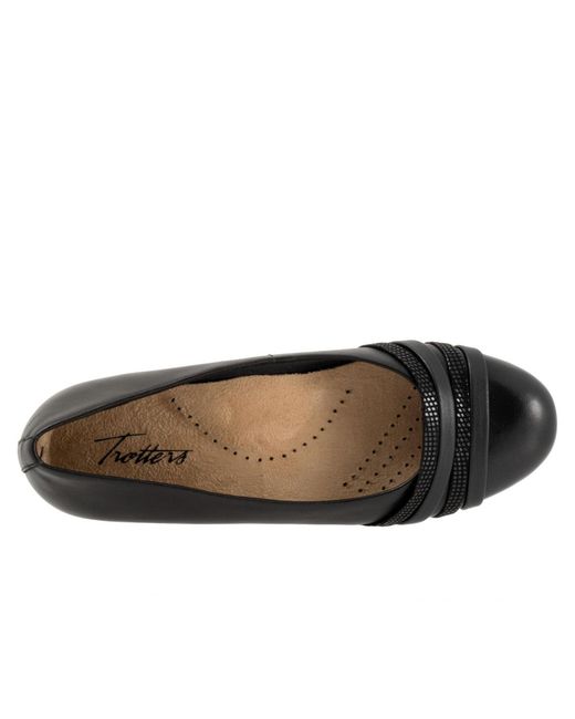 Trotters Black Drew Flat