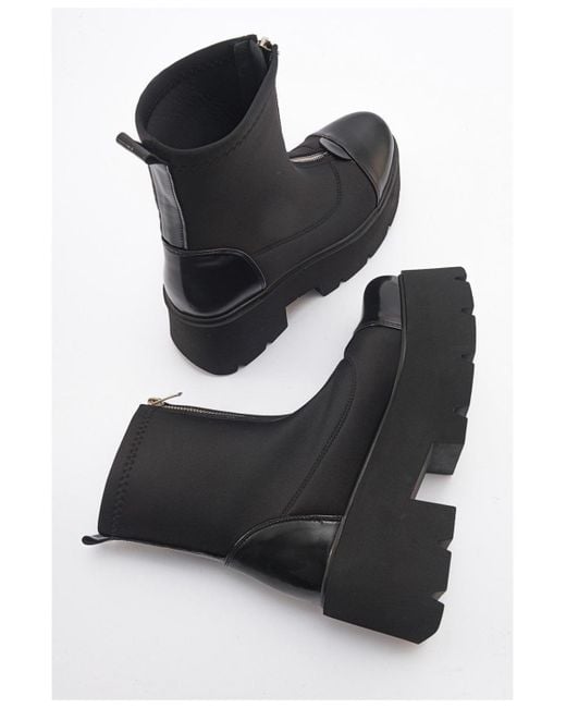 Prologue Shoes Black Bray Patent Chunky Boot ()