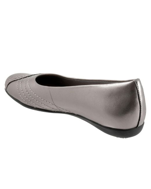 Trotters White Sasha Flat