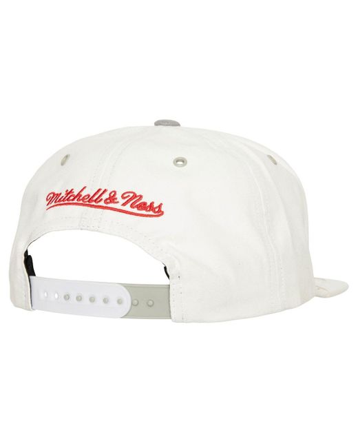 Mitchell & Ness White Mitchell Ness Chicago Bulls Day 4 Snapback Hat for men