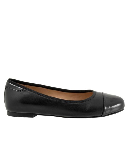 Trotters Black Clara Flat