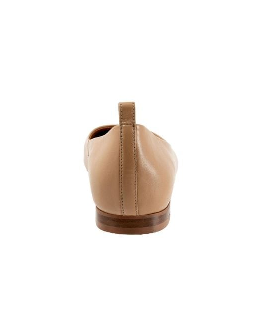 Softwalk® Brown Kiris Flat