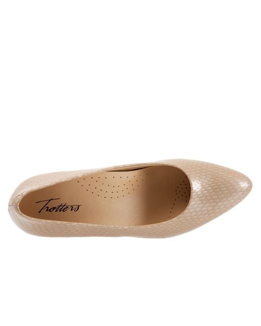 Trotters White Kari Pump