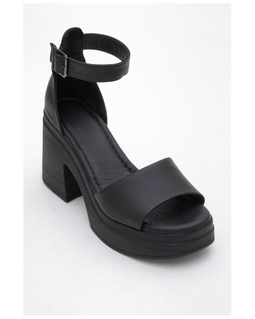 Forever & Always Shoes Black Margot Leather Platform Sandal ()