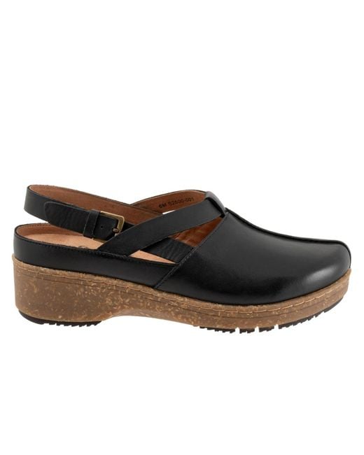 Softwalk® Black Arica Clog