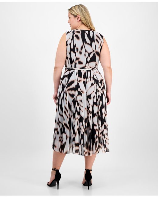 Sandra Darren White Plus Size Belted Printed Sleeveless Midi Dress